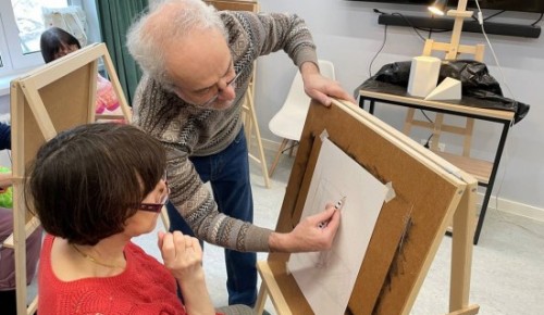 В ЦМД «Коньково» проходят занятия под руководством художника-декоратора Большого театра