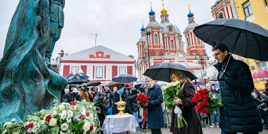 Памятник Сергею и Елизавете Романовым открылся в Москве — Собянин 