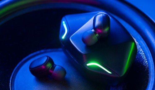 Мужчина похитил наушники из отделения банка на ул. Миклухо-Маклая