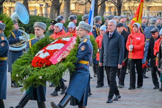 Собянин поздравил ветеранов с годовщиной контрнаступления в битве под Москвой