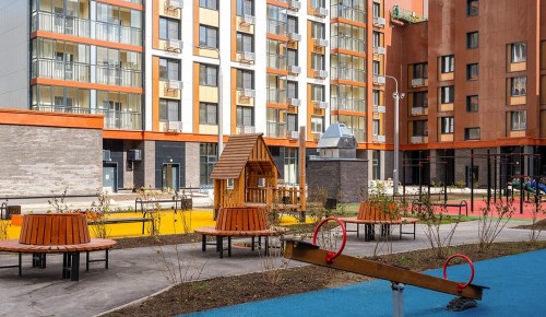 Около 700 жителей Академического района переселят в дома по программе реновации