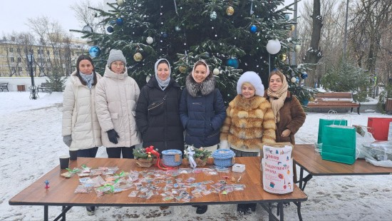 Храм преподобной Евфросинии Московской в Котловке провел Рождественскую благотворительную ярмарку