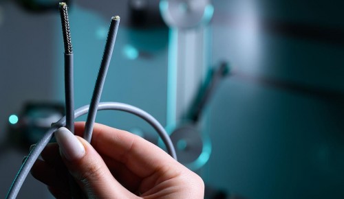 Собянин: В Москве наладят серийный выпуск особых медицинских кабелей