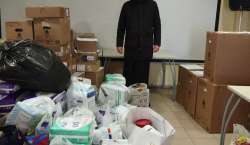 Молодежь храма Всех Святых в земле Российской просиявших в Черемушках поддержала военнослужащих в рамках «Марафона добра»