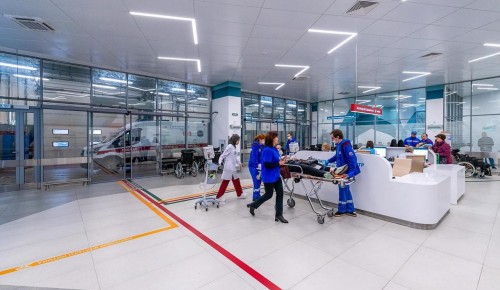 Власти Москвы взяли на контроль ситуацию с избиением ученика в школе