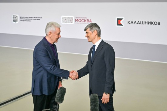 Мэр Москвы осмотрел новое здание ведущего в России предприятия ОПК