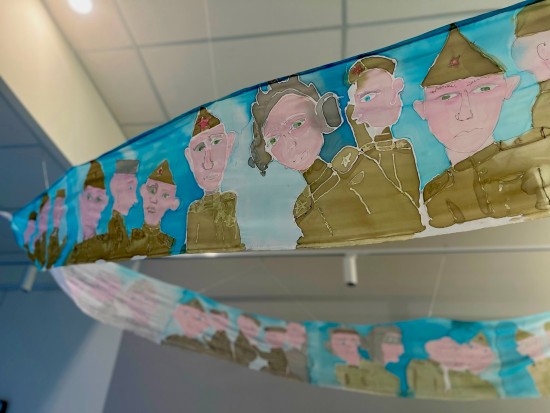 Выставка, посвященная 80-летию Победы, открылась в культурном центре Северного Бутова
