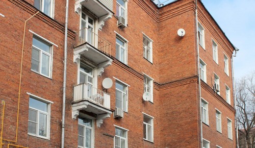 На юго-западе столицы продолжается реставрация фасадов с историческими элементами