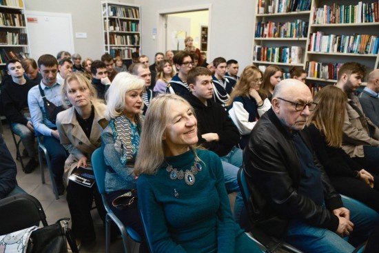 Специальную программу, посвященную 80-летию победы в ВОВ, подготовили в библиотеке №180