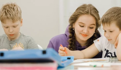 В центре «Каховские ромашки» прошел тематический день открытых дверей в честь Дня Победы