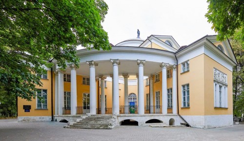 Мэр Москвы рассказал, как столица бережно сохраняет памятники архитектуры