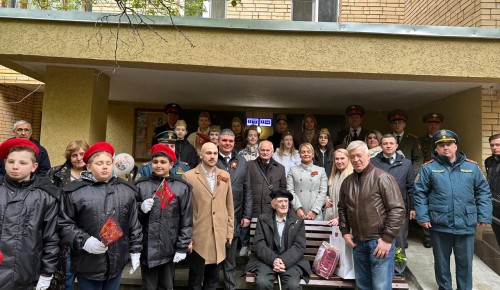 В Гагаринском районе поздравили ветеранов с праздником Великой Победы