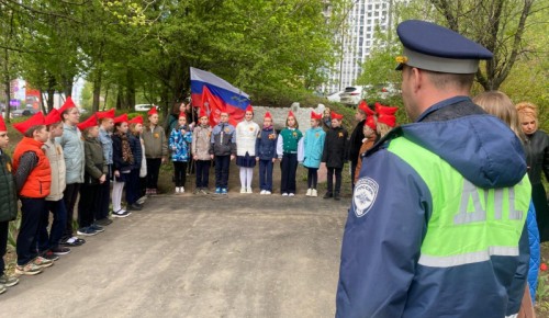 Госавтоинспекторы юго-запада столицы провели акцию «Дорогами Великой Победы»