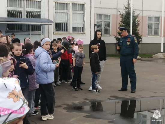 От теории к практике: школьники научились тушить пожар