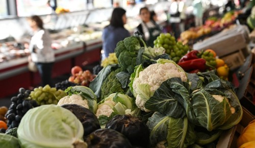 Собянин: Более 40 регионов поставляют свежие продукты на ярмарки Москвы