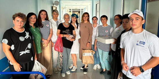 Написать письмо солдату и передать тепло родного дома: как столичные НКО помогают фронту