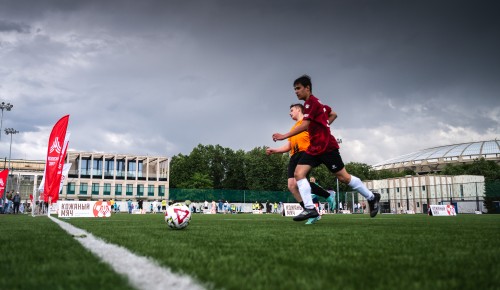 76 детских футбольных команд приняли участие в московском этапе турнира «Кожаный мяч»