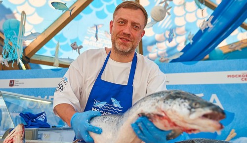 Участники фестиваля «Москва — на волне. Рыбная неделя» отправляют товары на СВО