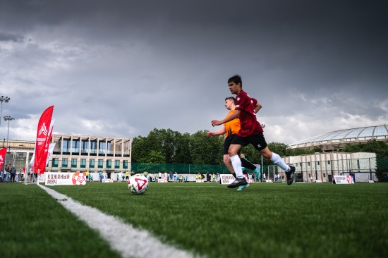 76 детских футбольных команд приняли участие в московском этапе турнира «Кожаный мяч»