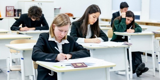 Выпускники школы №626 показали отличные результаты на ЕГЭ по химии и литературе