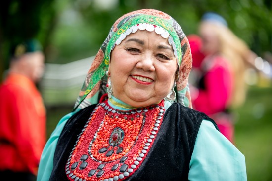 Башкирский мед, чак-чак и народные танцы: на Коньковских прудах прошел фестиваль «Сабантуй — 2025»