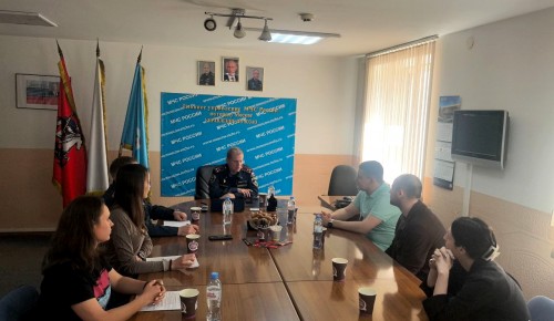 В Управлении МЧС по ЮЗАО ГУ МЧС России по городу Москве прошел пресс-завтрак на тему "Лето, Солнце, Безопасность?! Или "Горячие" Проблемы Летнего Периода!"