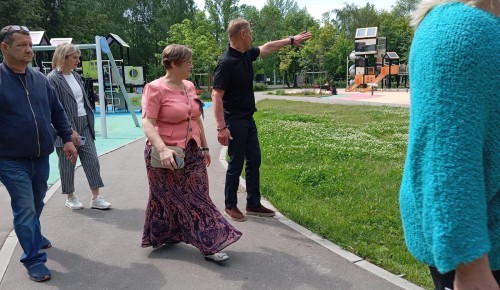 Глава управы Ясенева провел еженедельный обход территории района