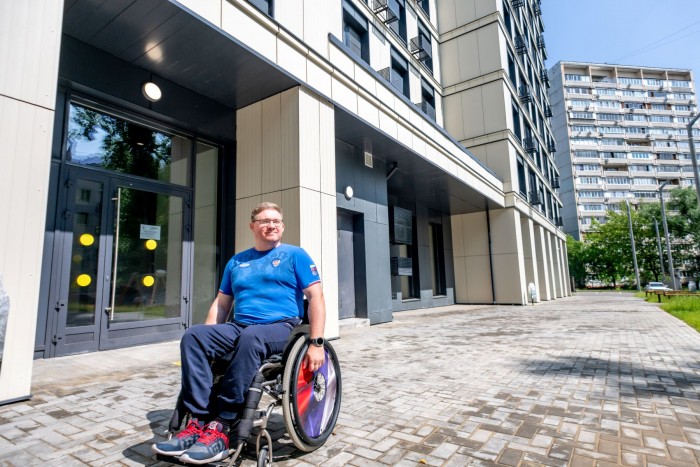 Въезжай и живи: в Котловке началось заселение дома по реновации