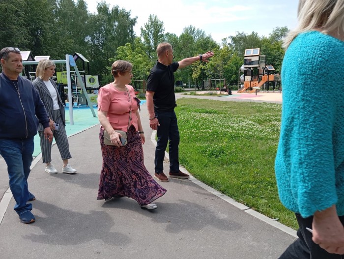 Глава управы Ясенева провел еженедельный обход территории района