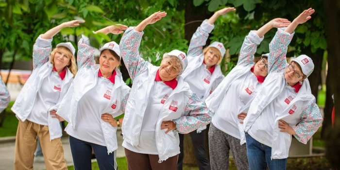 В Южном Бутове проходят бесплатные занятия на свежем воздухе для «долголетов»
