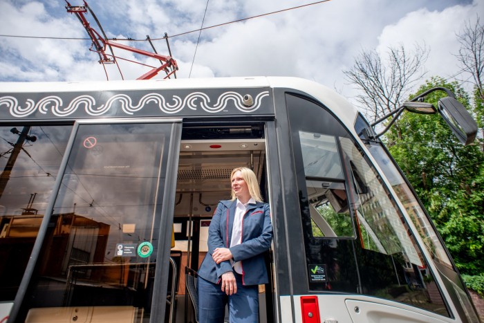 Леди на железной ласточке: водитель трамвая из ЮЗАО рассказала, как стала лучшей