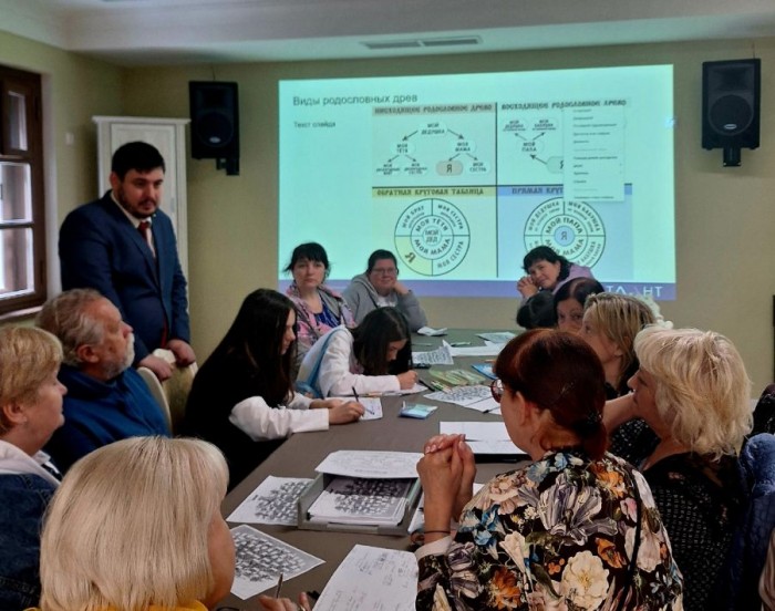 В усадьбе на Перекопской открылась «Книжная гостиная»