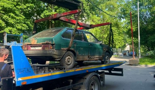 В Черемушках эвакуировали брошенный автомобиль