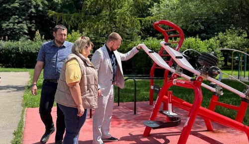Исполняющий обязанности главы управы Зюзина проинспектировал спортплощадки в парке «Два Медведя»