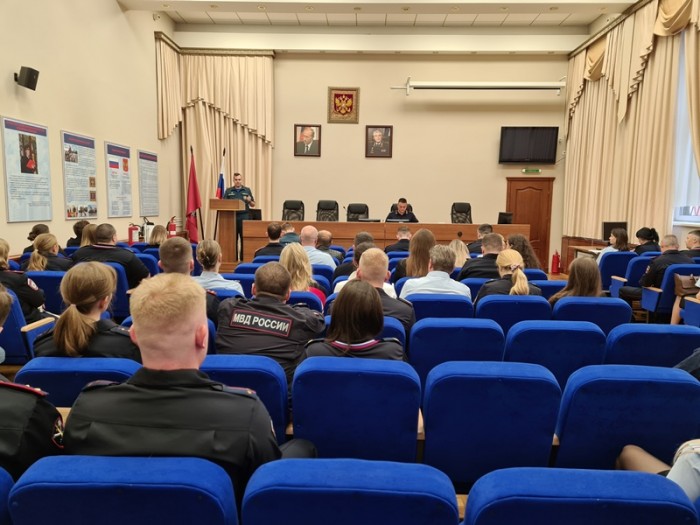 В УВД по ЮЗАО столицы личному составу в рамках ГПИ напомнили об обязательном соблюдении требований пожарной безопасности