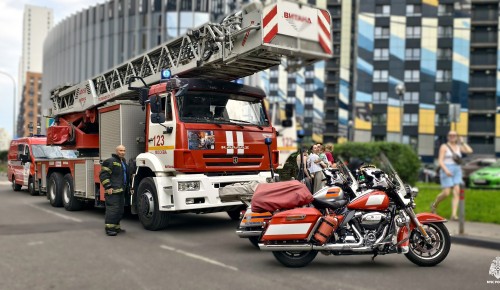 Пожар в Южном Бутово: оперативная работа спасателей!