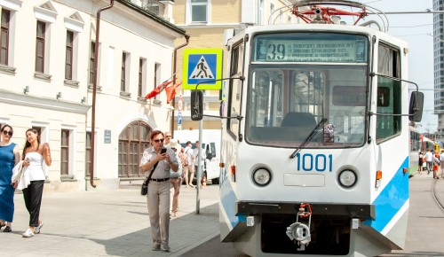 Путь по рельсам: парад ретро-трамваев прошел в Москве