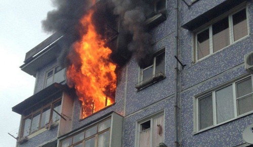 Сотрудники ГОЧСиПБ напомнили о правилах пожарной безопасности в доме