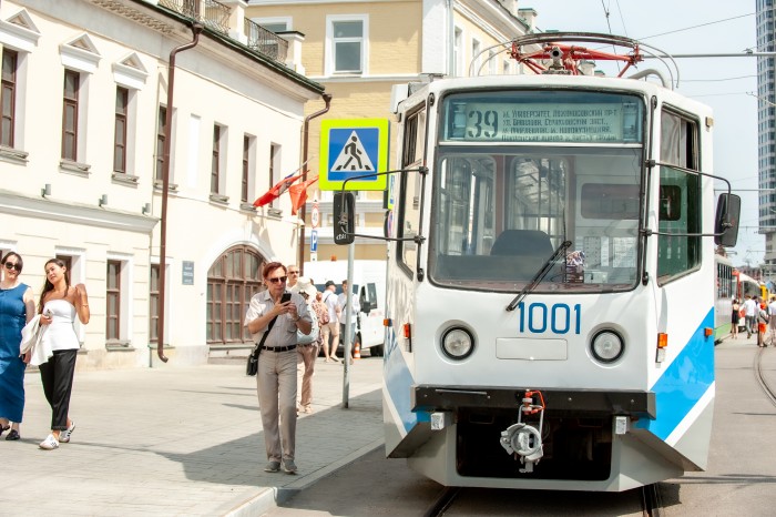 Путь по рельсам: парад ретро-трамваев прошел в Москве