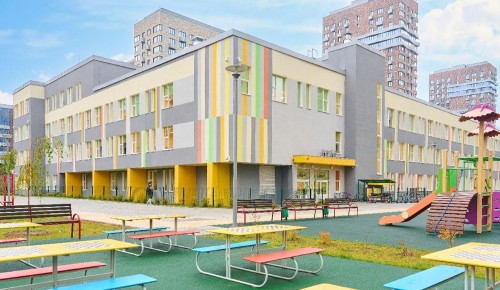 Собянин: Около 160 школ и детсадов построят в Москве до конца 2026 года