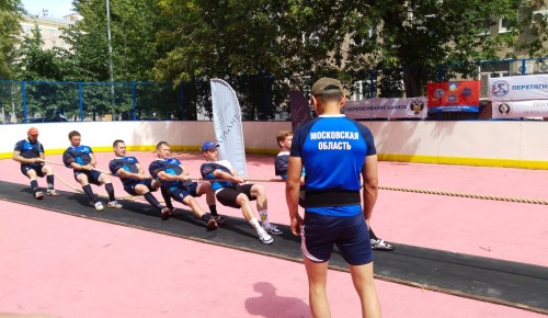 В Академическом районе прошел спортивный праздник «Семья — моя крепость»
