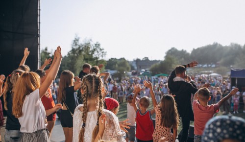 Музыкальное лето: мелодия вдохновения прозвучит в парках ЮЗАО