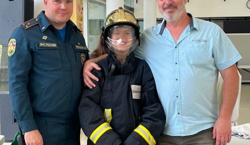 Сотрудник МЧС провел занятие в Летнем лагере в Дворце пионеров