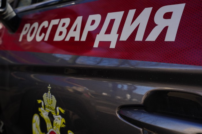 Московские росгвардейцы вернули отцу потерявшегося ребёнка