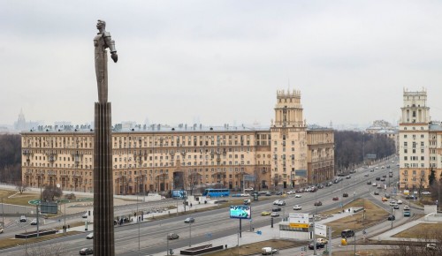 Мужик без чемодана из титана. Неизвестные факты о памятнике Гагарину на Ленинском проспекте