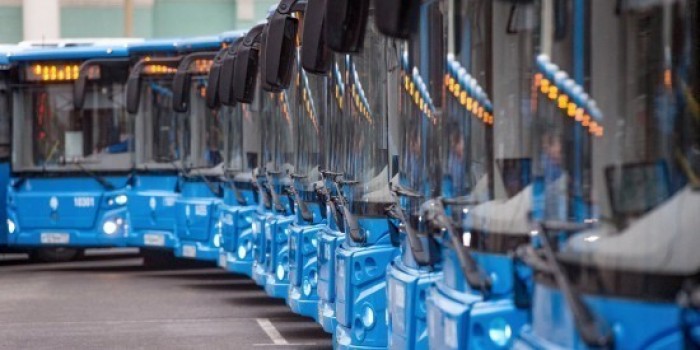 В ЮЗАО изменится маршрут автобуса е12 и появится новая остановка у станции метро «Новаторская»