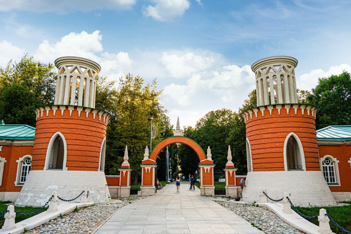 Жителям ЮЗАО раскрыли историю усадьбы Воронцово