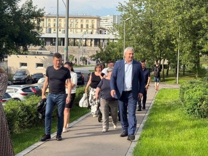 В Гагаринском районе проинспектировали дворовые территории