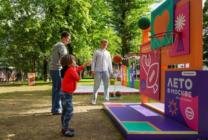 Москвичи оценят окружные площадки проекта «Лето в Москве» с помощью QR-кодов