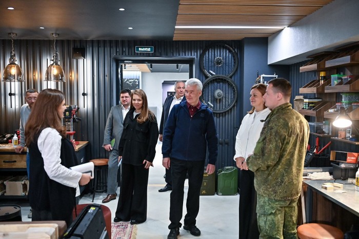 Собянин рассказал, как город помогает в трудоустройстве бывшим участникам СВО